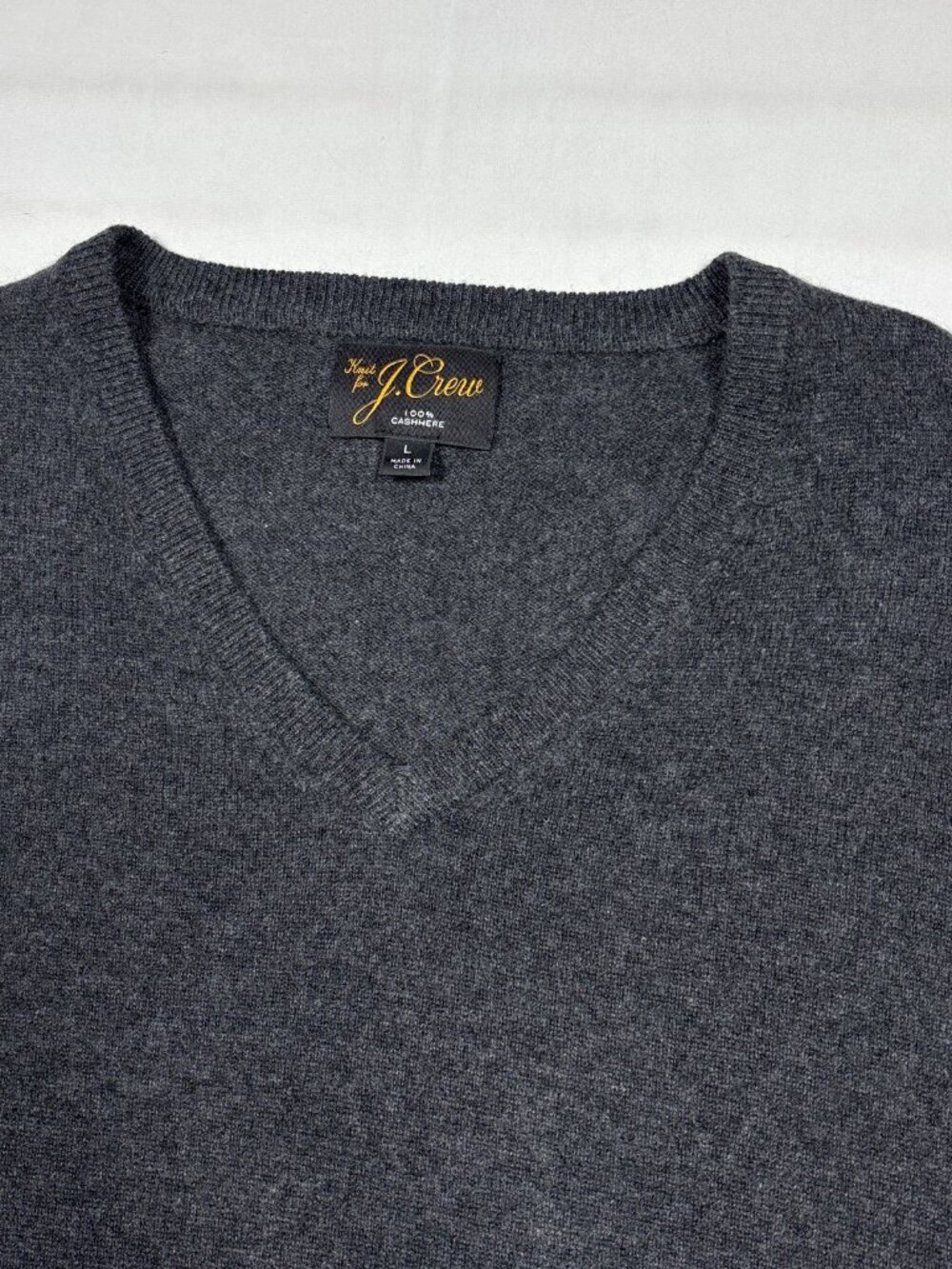 J.Crew Mens Large 100% Cashmere V-neck Sweater Charcoal Gray Style BC464 ECU - Picture 4 of 9